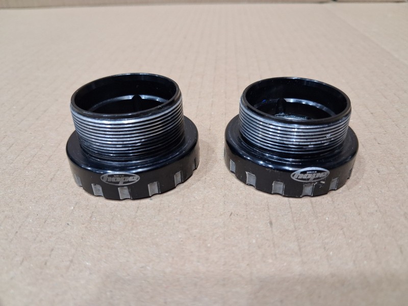 Hope External Bottom Bracket Cups Black.
