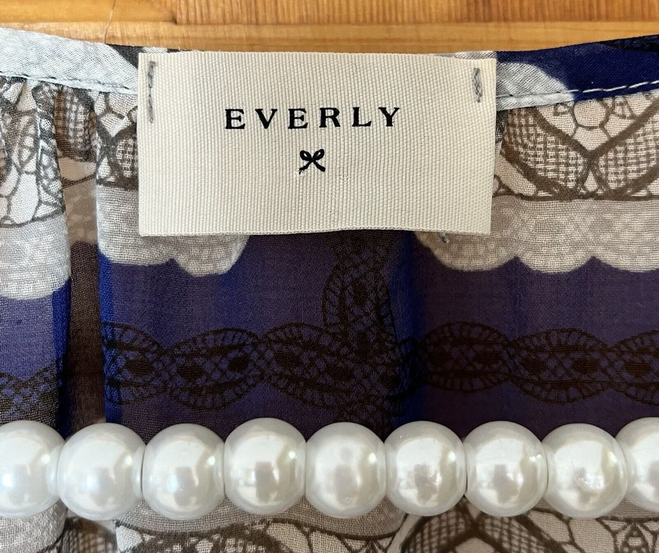 Blusa túnica Everly azul popover talla M ligera pura carrera geométrica otoño Foto 4 de 4