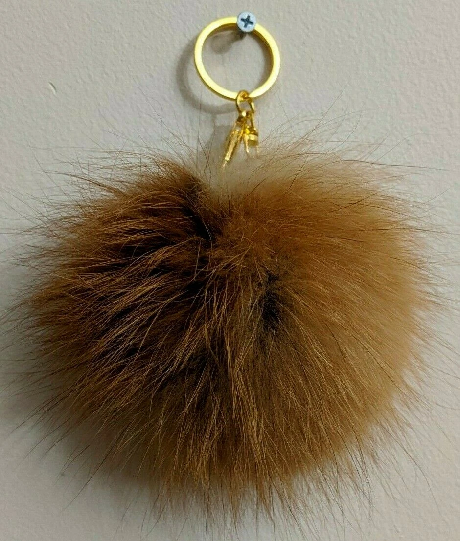 DIY Gifts: How To Make A Faux Fur Pom Pom Keychain