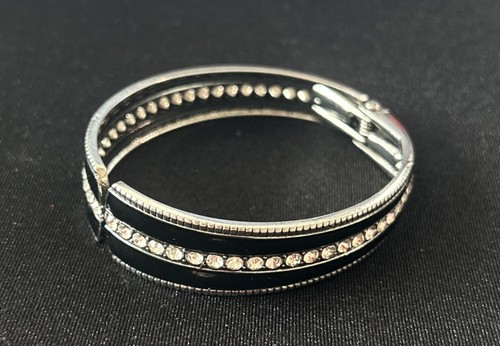 Vintage snap Bracelet silver-tone metal w black band rhinestones 2.5” elegant