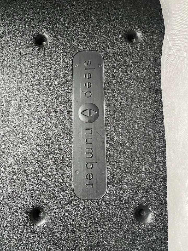 Valencia King Wood Low Profile Platform Bed Frame & base in Walnut Pick up only - Image 3 of 4