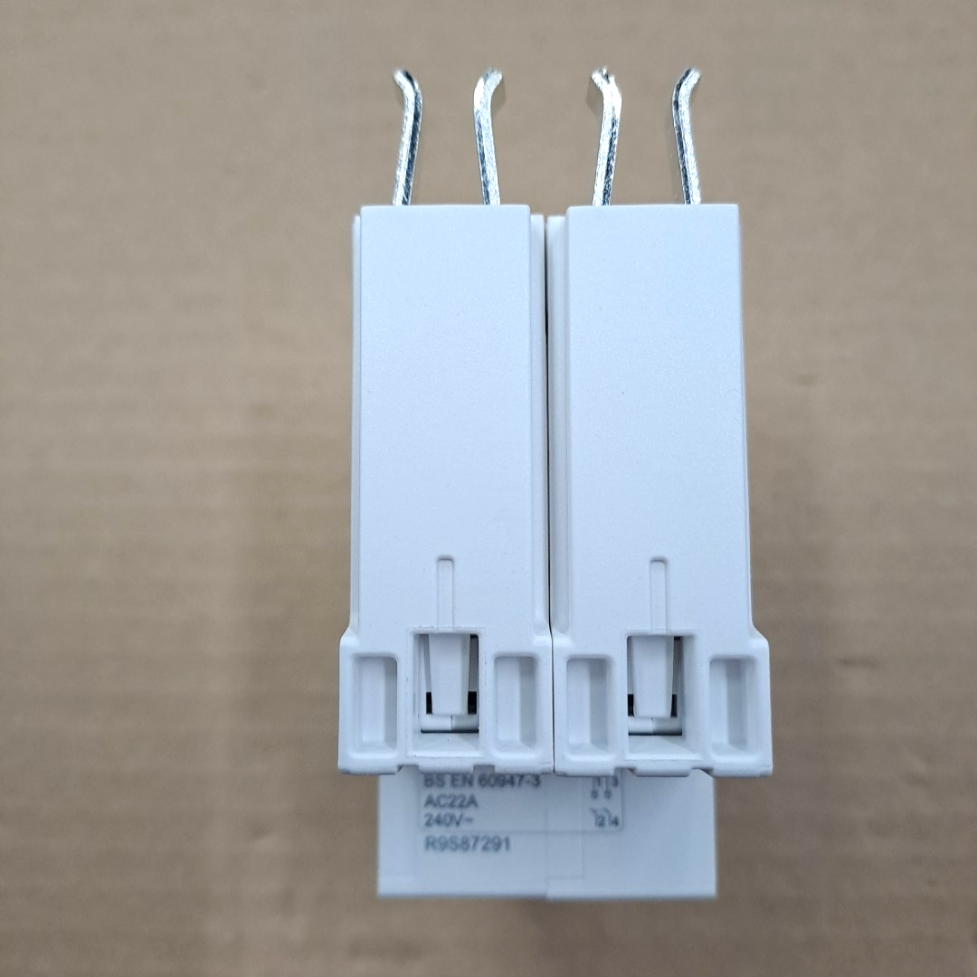 Interruttore Schneider Electric Resi9 - 2P 32A 2NO 250VCA - R9PS232 - Foto 9