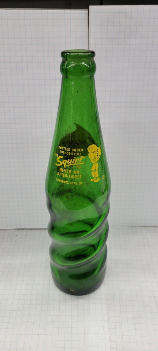 Vintage Squirt Green Swirled Glass Soda 12 fl oz ( 1 pint ) Bottle