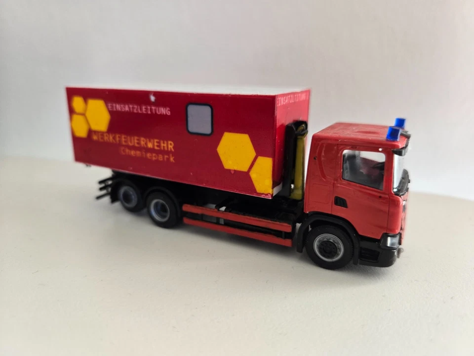 Herpa Scania Feuerwehr Einsatzleitung Chemiepark Abrollkipper 1:87 Umbau