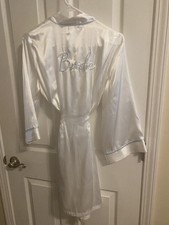 Linea Donatella Women's Sz M White Bride Embroidered Wrap Robe