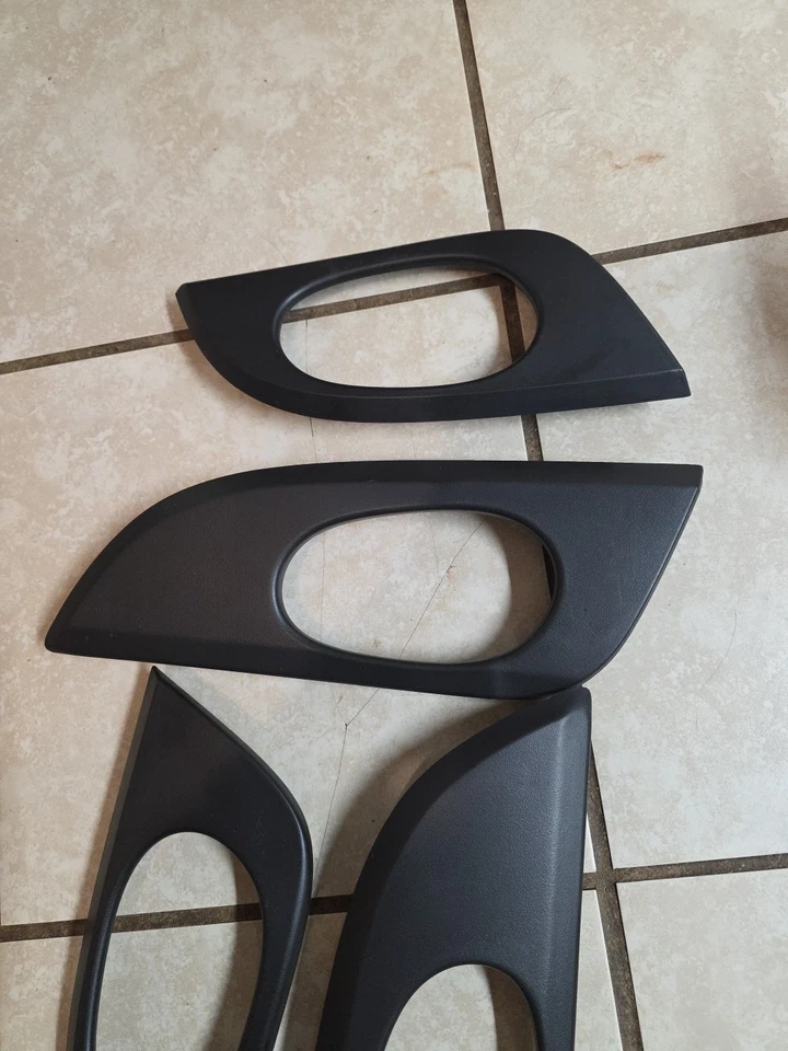 02-09 GMC Envoy 02-06 Envoy XL Juego de bisel de cubierta de manija de puerta interior Foto 3 de 4