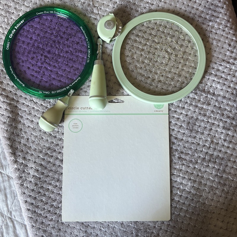 Martha Stewart Crafts Circle Cutter, Cuts Perfect Circles