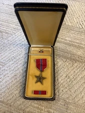 Bronze Star Medal w/ Ribbon & Lapel Pin in Box Military WWII Korea READ