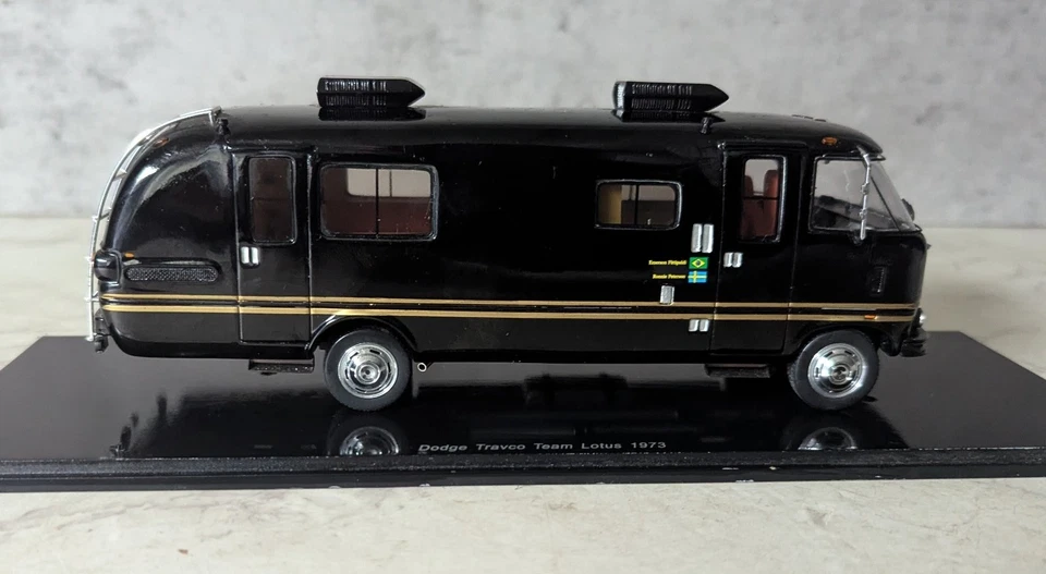 Spark 1973 Dodge Travco Team Lotus / JPS Camper Hospitality Black  - Изображение 2 из 4