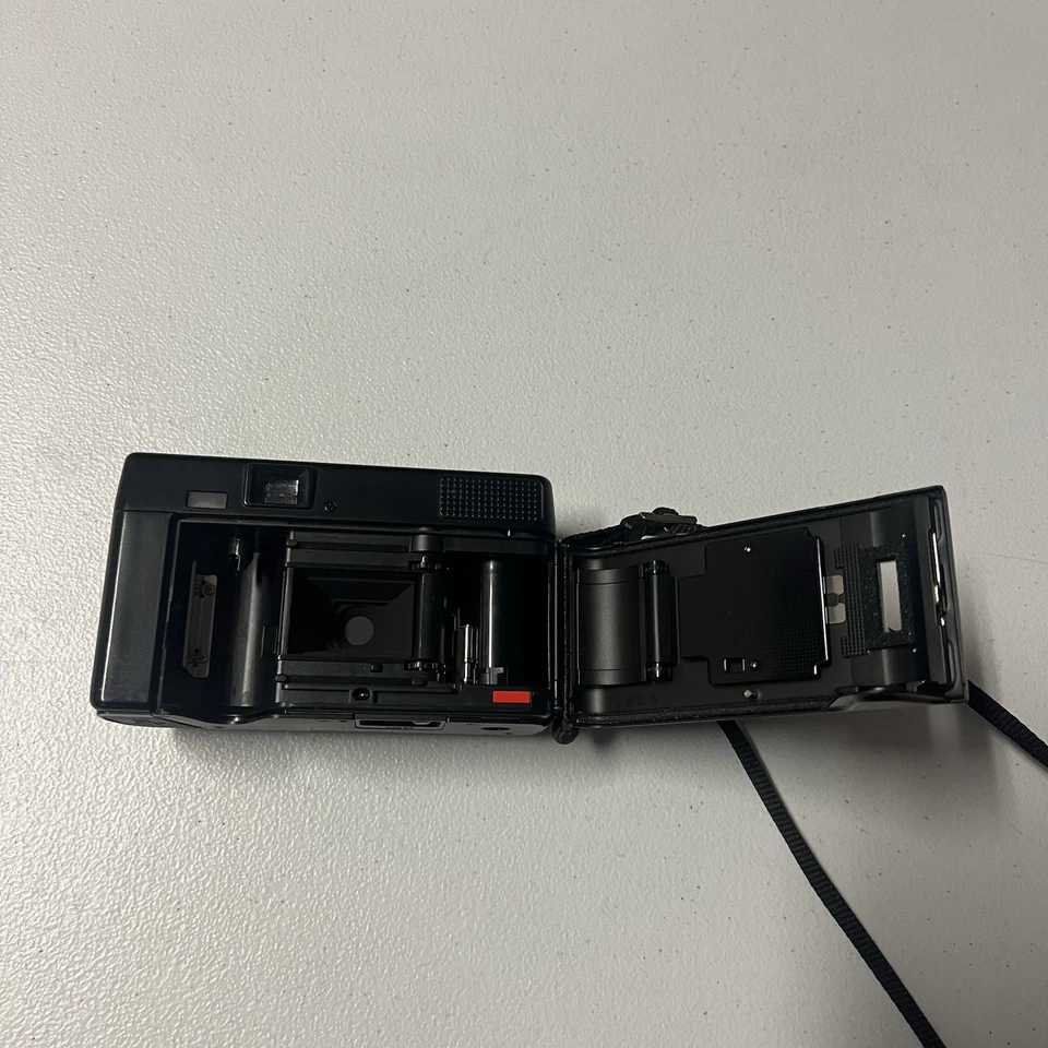 Cámara fotográfica Nikon L35AF L35 AF 35 mm apuntar y disparar solo para piezas con estuche Foto 4 de 4