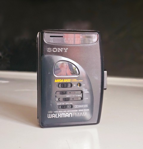 Rare Sony Walkman WM-FX26 RADIO CASSETTE PLAYER Mega Bass Dolby Auto Reverse - Picture 2 of 13