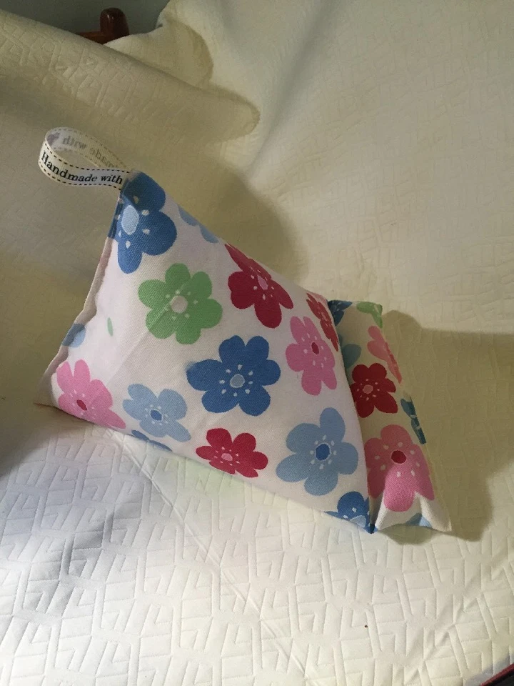 Cath Kidston Flowers Fabric Ipad Kindle Tablet BeanBag Stand Holder Cushion - Image 2 of 4