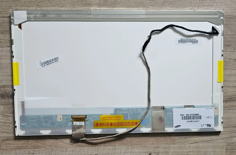 Display Samsung LTN173KT01-C09 Glänzend 17,3"  - Bild 2 von 3