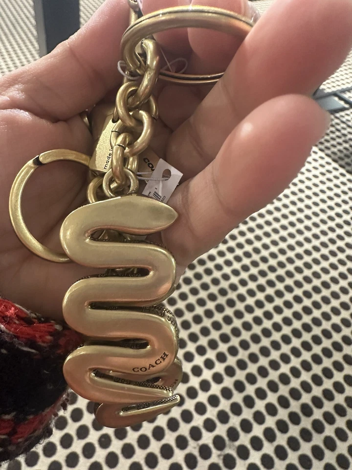 NUEVO CON ETIQUETAS BOLSO SERPIENTE DE LATÓN COACH ENCANTO / LLAVERO / LLAVERO CZ212 ¡RARO! Foto 3 de 4