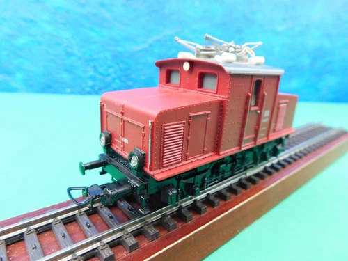 E18 Piko H0 E-Lok DB rot E 69 05