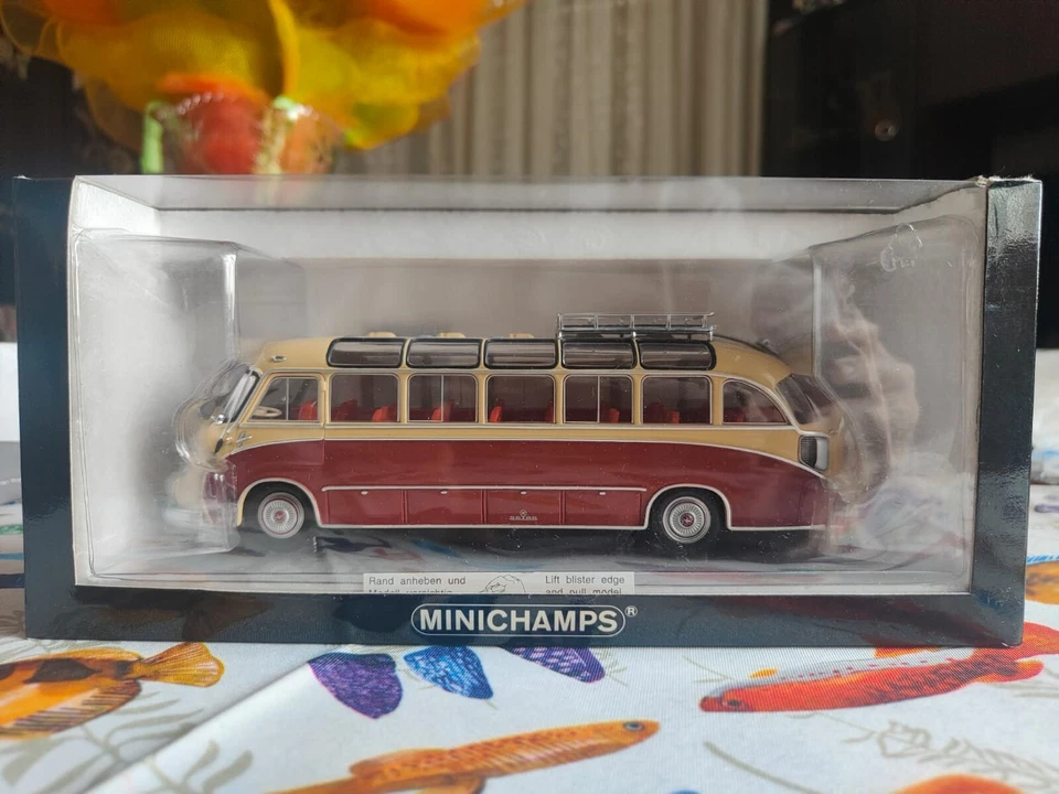 AUTOBUS MINICHAMPS SETRA S8 1953 ROSSO/BEIGE SCALA 1:43 REF.439 030080 - Immagine 2 di 4
