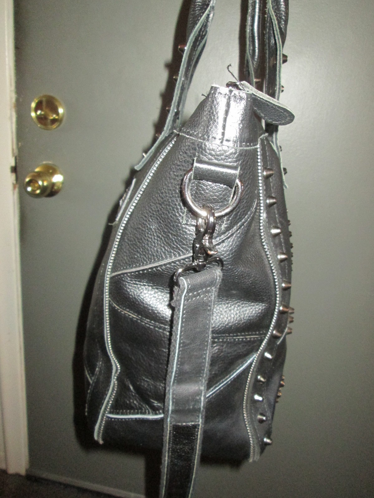 AMERI LEATHER SKULL STUDDED BLACK CROSSBODY SATCH… - image 5