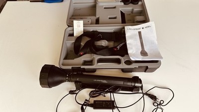 Zweibrüder Led Lenser X21R.2 mit Safety Ytrion Cell Akku  5000 Lumen