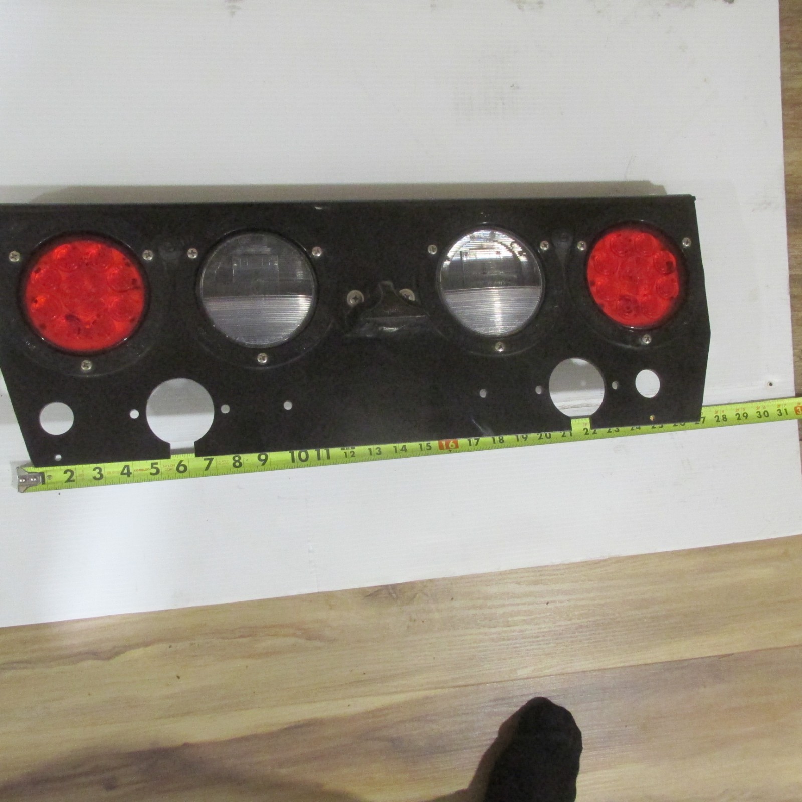 PACCAR GROTE TRUCK LED TAILLIGHT BAR PANEL W/ HARNESS & BACK-UP ALARM PETERBILT