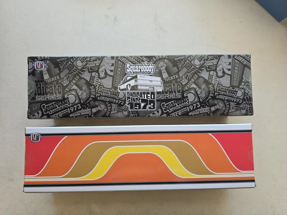 2025 M2 Machines Haulers Chevy Chevrolet Squarebody Syndicate Set Of 2 - Image 2 of 4