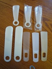 Lot of 8 New Unlabeled Hotel Plastic Shoe Horns with Hanging Holes