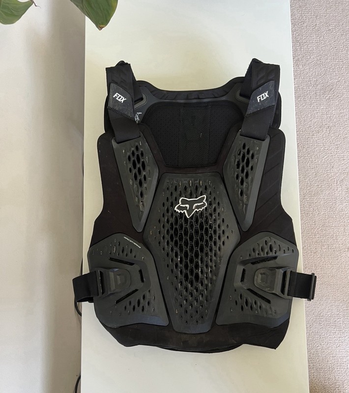 Fox Raceframe Body Armour. Very Good Condition. Size L.