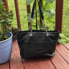 Borsa a tracolla Michael Kors nera Mercer ciottoli zip argento catena ferramenta