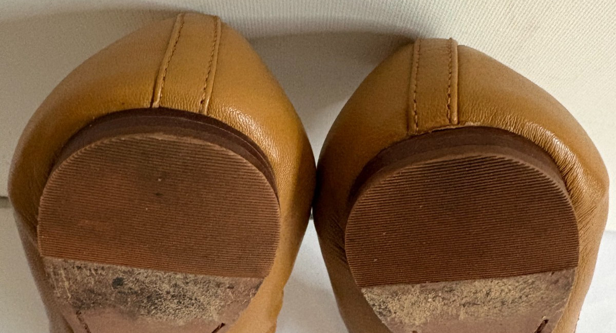 Tory Burch Woman's Caroline Ballet Tan leather Flats Gold Logo Shoes Size 7M thumbnail 9