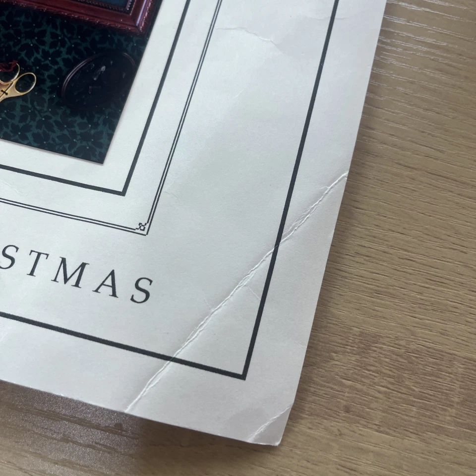 The Drawn Thread HOME FOR CHRISTMAS Cross Stitch Pattern  - Image 3 of 4