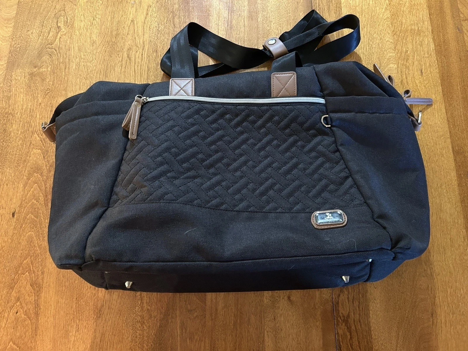 Dikaslon Black Large Travel Diaper Bag w/Changing Pad