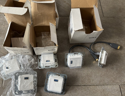 6 x  Gira 568203 USB 3.0 A Gender Changer Einsatz Reinweiß glänzend