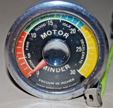 Vintage Stewart Warner Vacuum Gauge Motor Minder With Bracket 2 58 Curved Glass