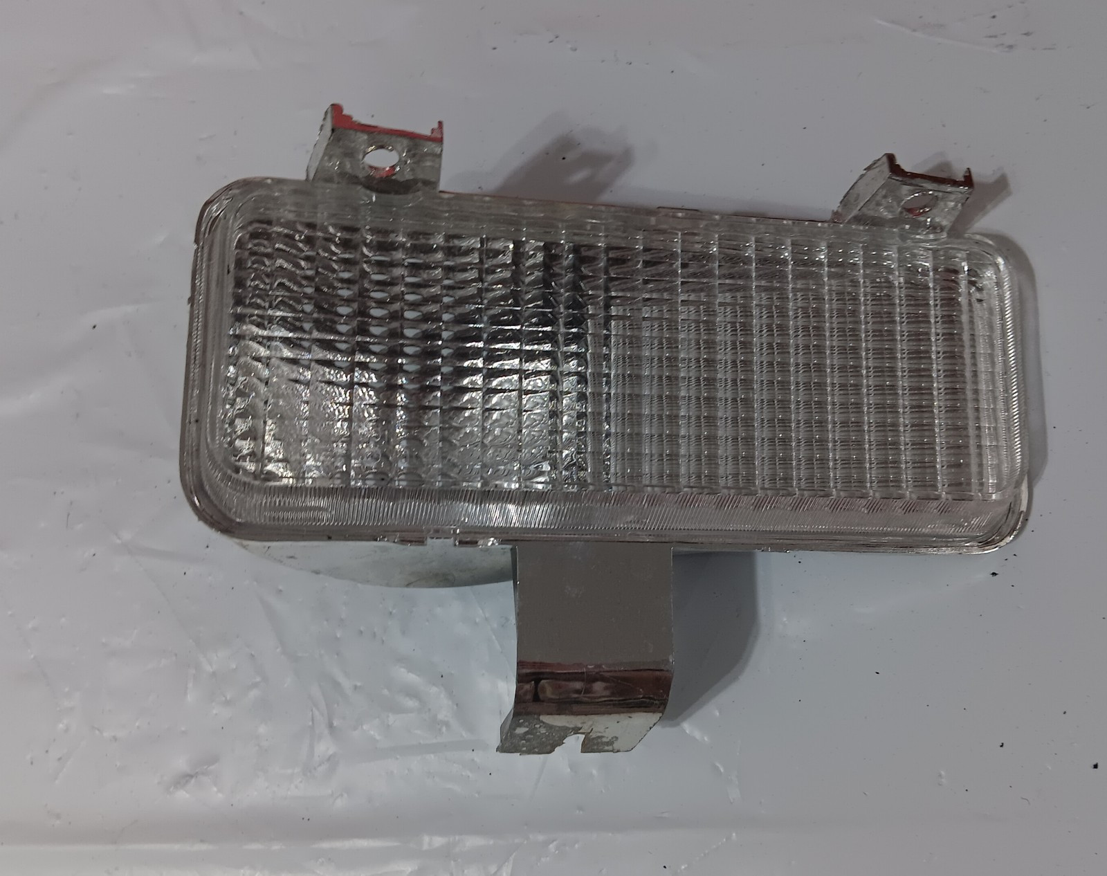 GM2521117 Fits 1981 1982 Chevy Pickup Passenger Side Signal Light - Photo 1