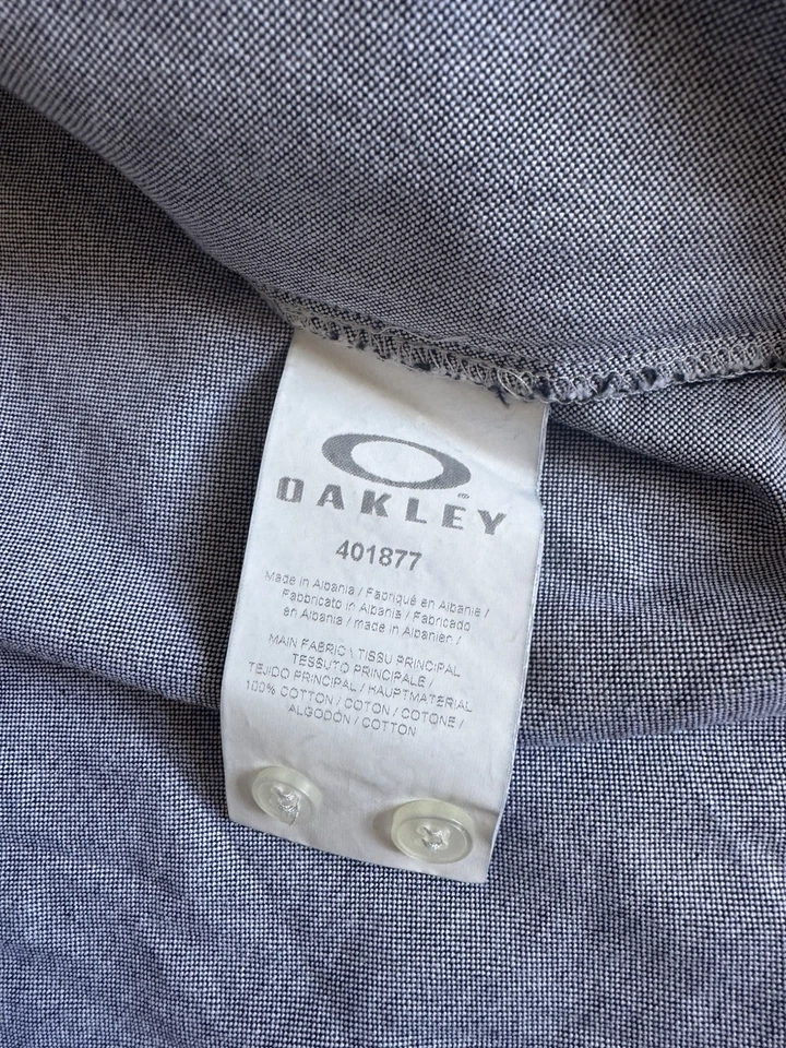 Camisa OAKLEY Para Hombres Manga Larga Gris Sólido Abotonada Talla Grande Bolsillos con Cremallera Foto 2 de 3