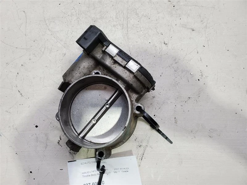 2001-2012, Audi A6, conjunto de carrocería del acelerador, número de pieza: 077-133-062-A Foto 2 de 4