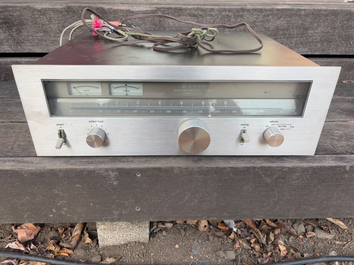 TRIO FM Stereo Tuner model 700