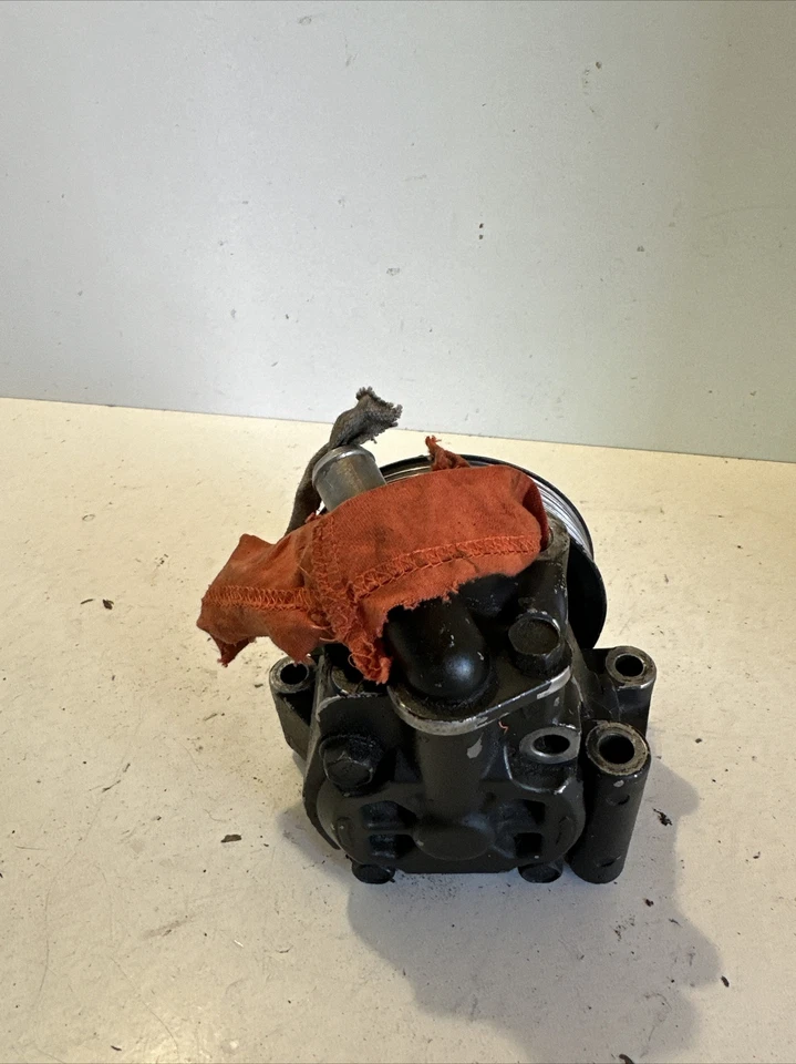 Ford Mondeo Power Steering Pump 6G91-3A733-Aa Mk4 2.0 Petrol 2009 - Image 4 of 4