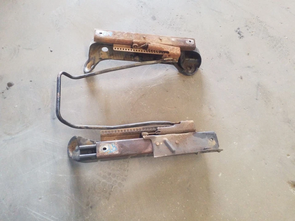 Asiento manual pasajero delantero derecho pista | Se adapta a Ford Excursion 2001-2005 Foto 2 de 4