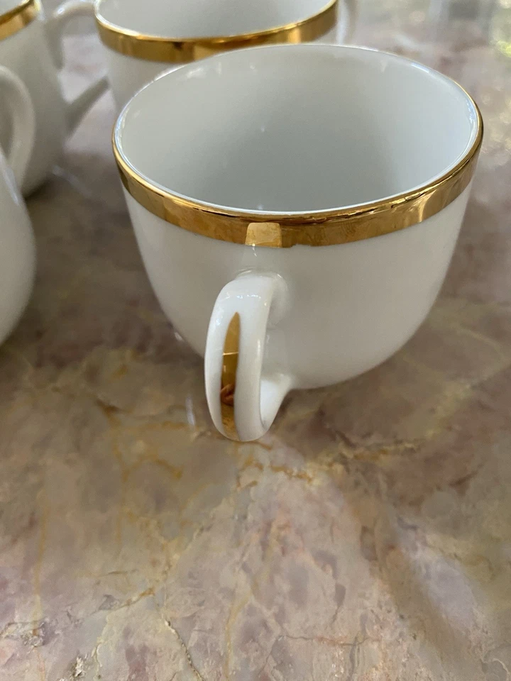 Conjunto de 4 xícaras de café expresso douradas e brancas novas nunca usadas por 10 Strawberry Street - Imagem 4 de 4