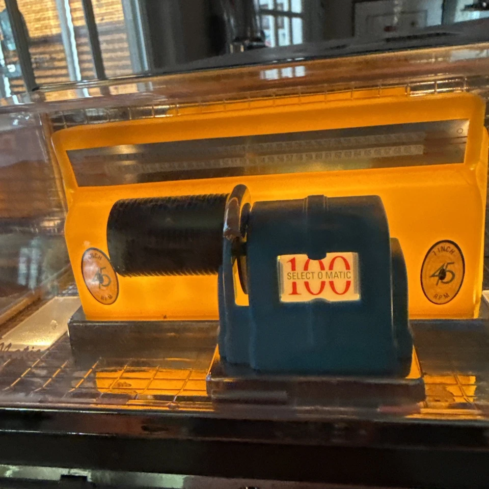 Thomas Collector's Edition Radio Select-O-Matic Jukebox AM FM Radio Cassette - Image 2 of 4