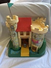 Vintage 1974 Fisher Price Little People #993  Play Family Castle W/1 Figure