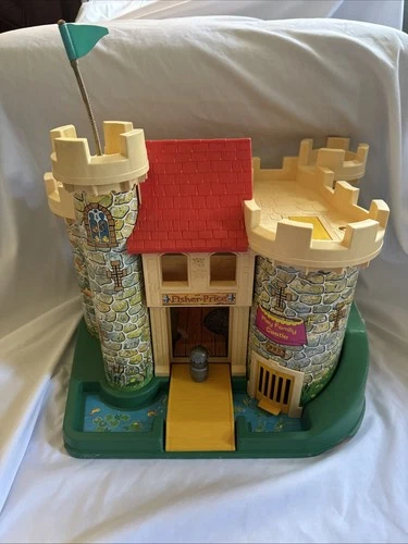 Vintage 1974 Fisher Price Little People #993  Play Family Castle W/1 Figure