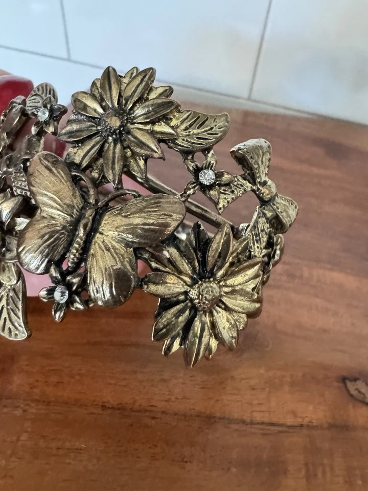 HERMOSO BRAZALETE CON BISAGRAS VINTAGE FLORAL/lazo color bronce estrás Foto 4 de 4