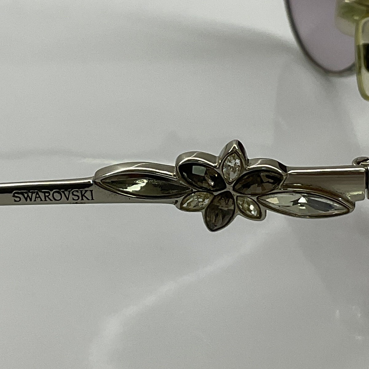Authentic SWAROVSKI Sunglasses Silver Crystals Aviator Round  display picture 2