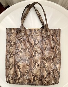 bcbgmaxazria tote