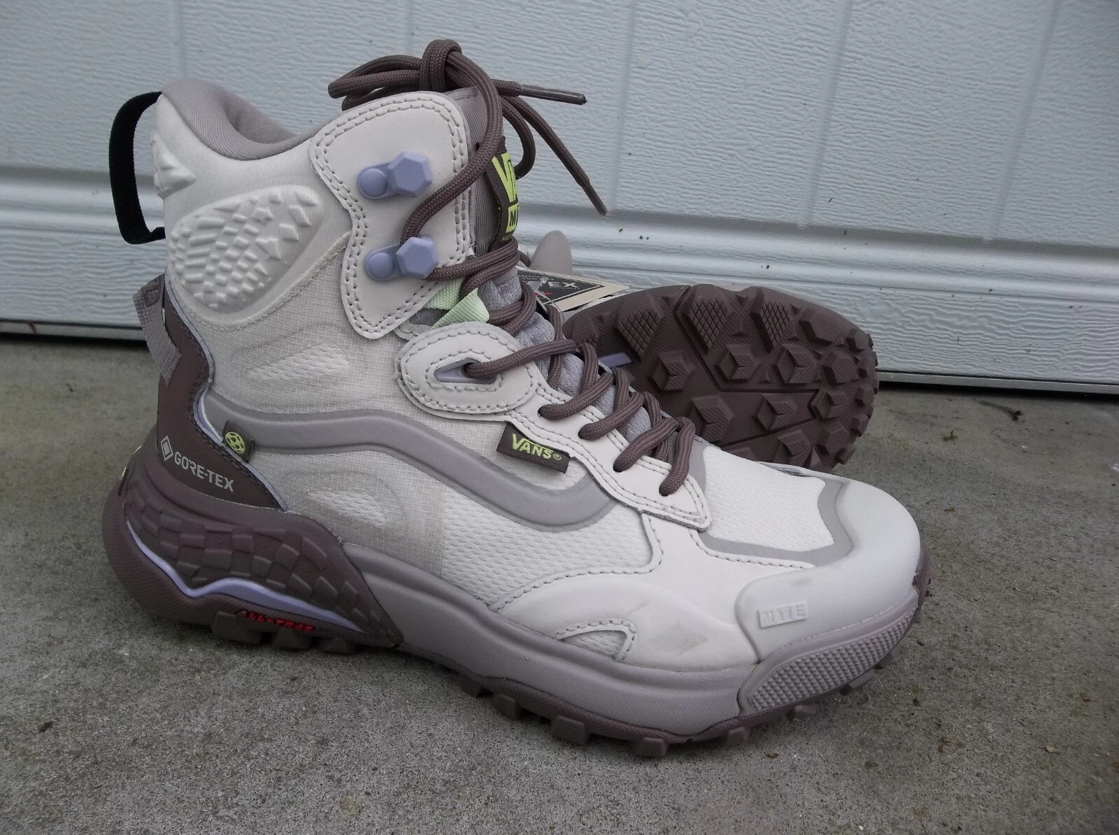 STIVALI DONNA VANS MTE CRESTLINE ADV GORE TEX NUOVI CON ETICHETTE.TAGLIA 7.NUOVI PER IL 2025.