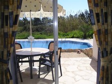 HOLIDAY VILLA TO RENT PAPHOS CYPRUS OVERLOOKING POOL IDEAL FOR FAMILIES CHILDREN