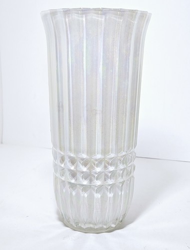 Vintage White Iridescent Cased Glass 7.75" FTDA Made In USA Vase - Picture 6 of 7