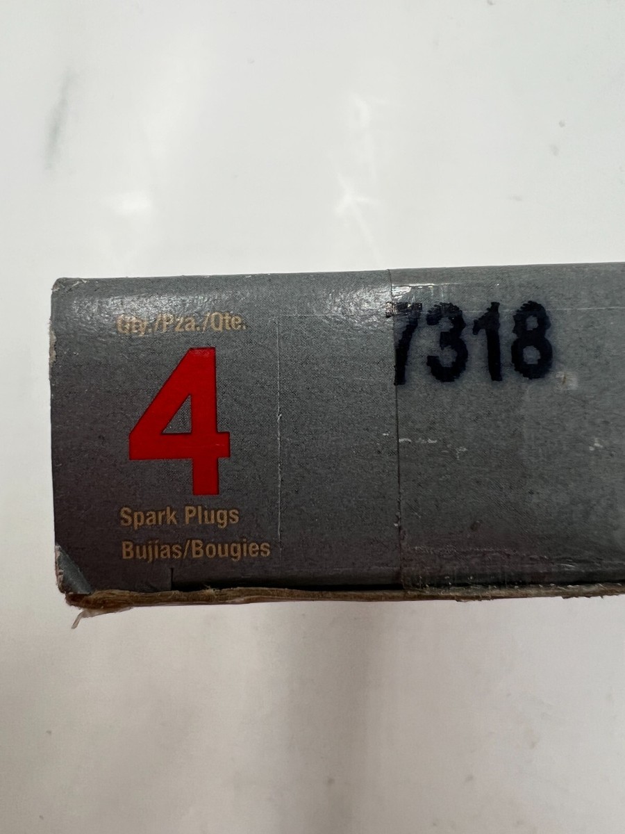2 Packs of 4 Champion Double Platinum Spark Plug 7318 fits