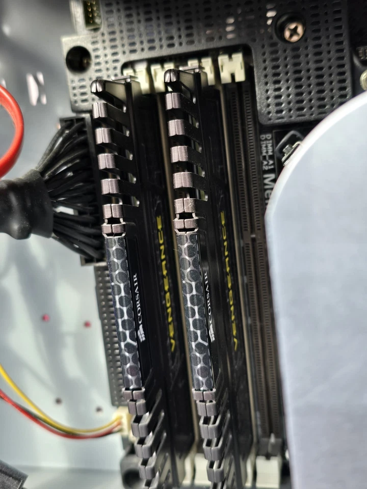 ENERMAX COMPUTER, Nicht Geprüft und nicht Komplett  - Image 3 of 4